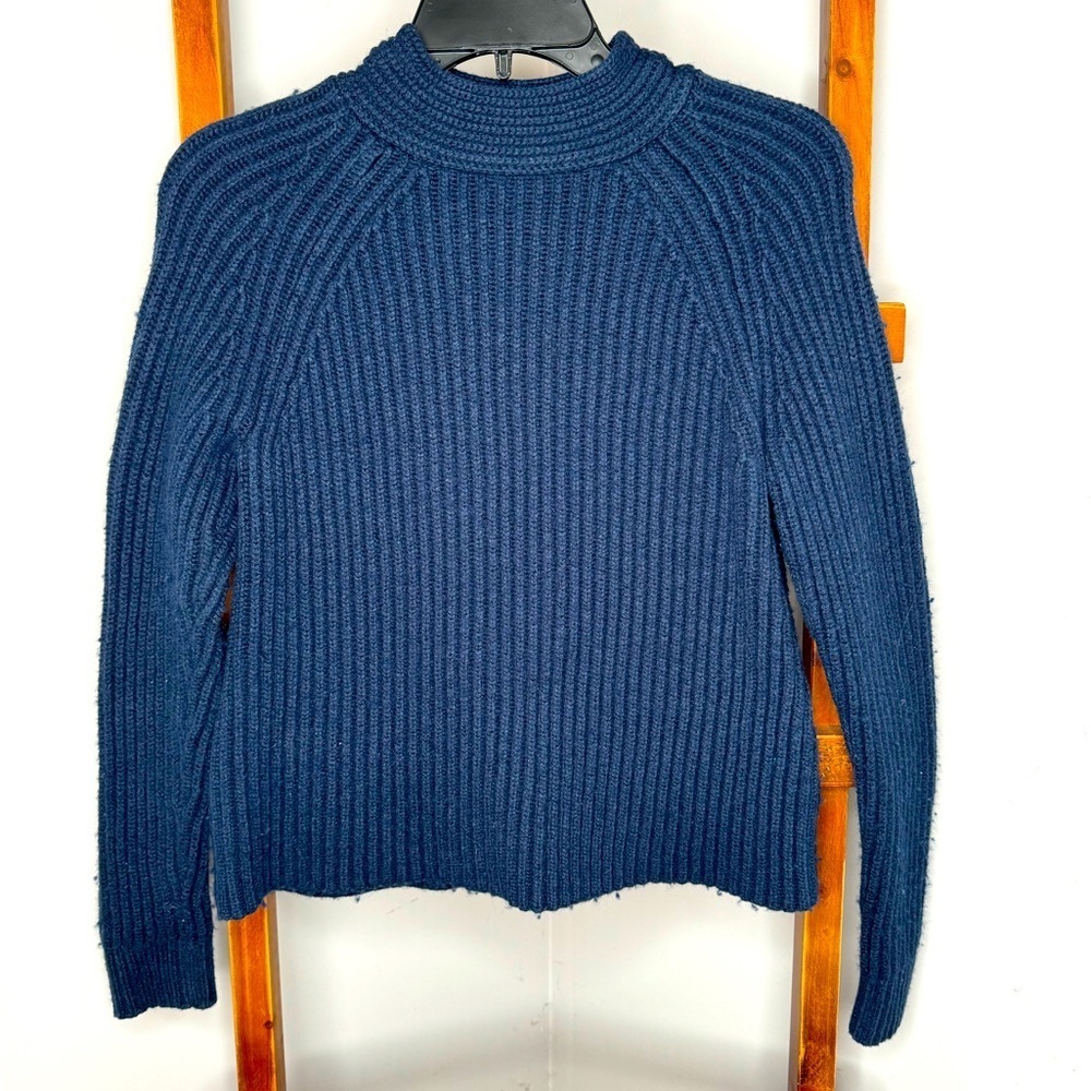Women’s Banana Republic mock-neck sweater